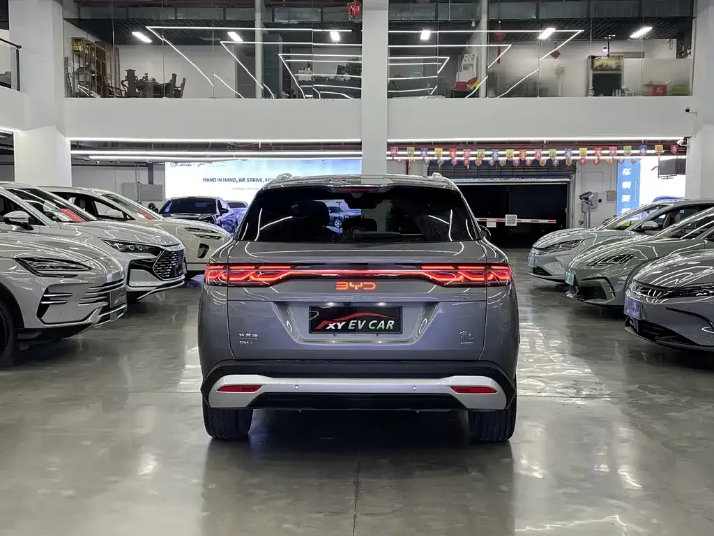 BYD L DM-i — фото 7