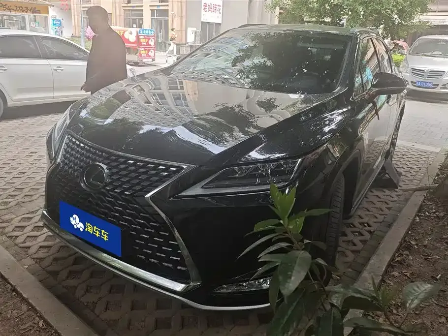 Lexus RX — фото 1