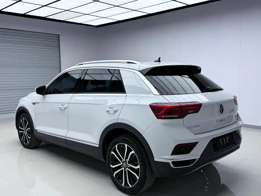 Volkswagen T-Roc — фото 6