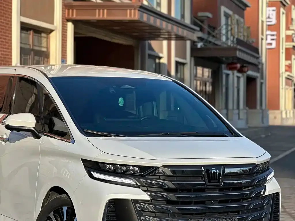 Toyota Vellfire — фото 2