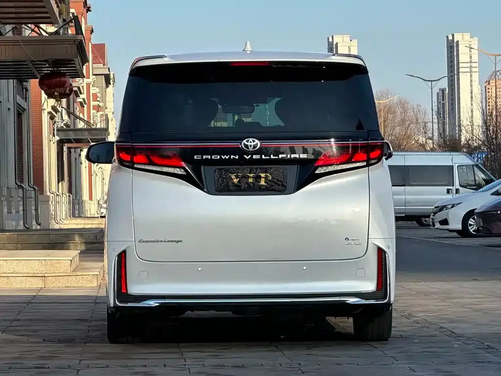 Toyota Vellfire — фото 10