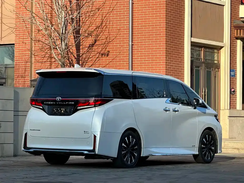 Toyota Vellfire — фото 7