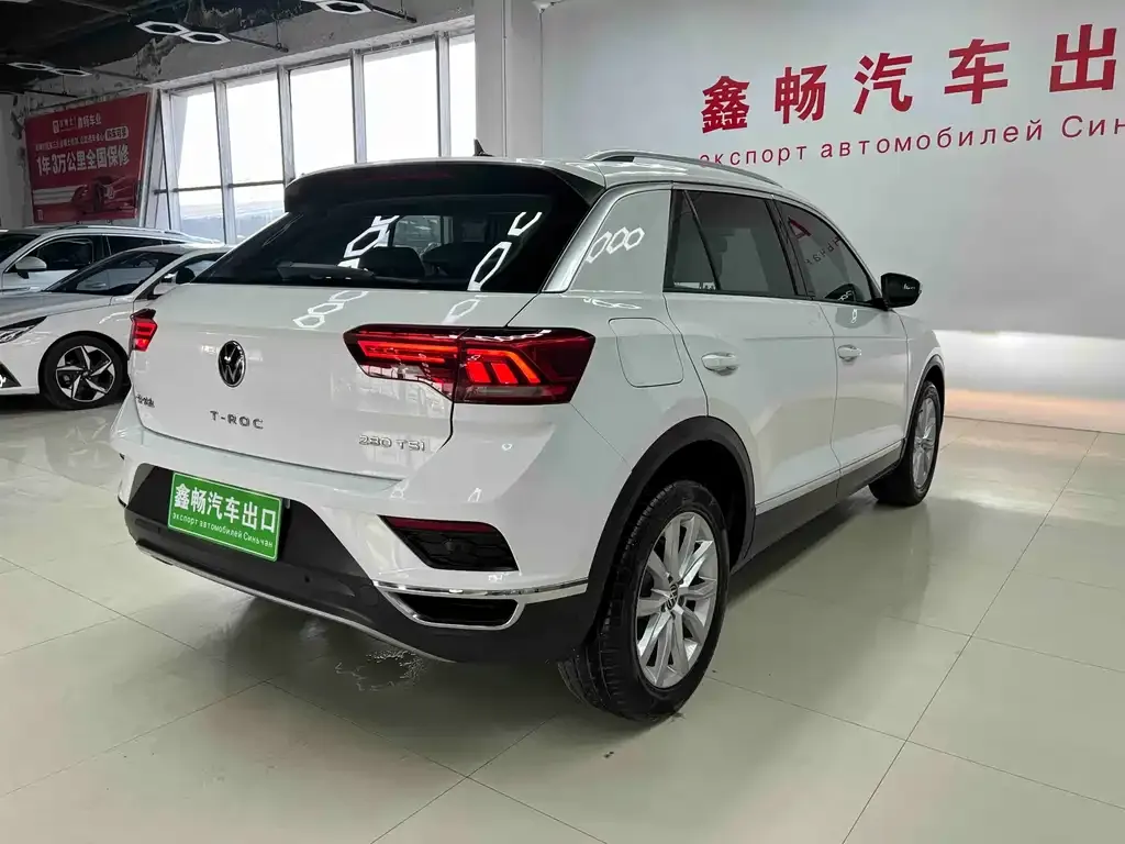 Volkswagen T-Roc — фото 7