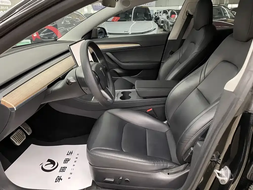 Tesla Model 3 — фото 6