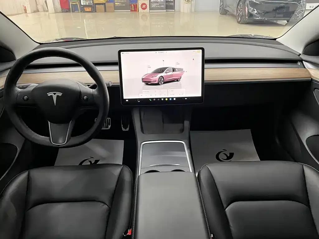 Tesla Model 3 — фото 4