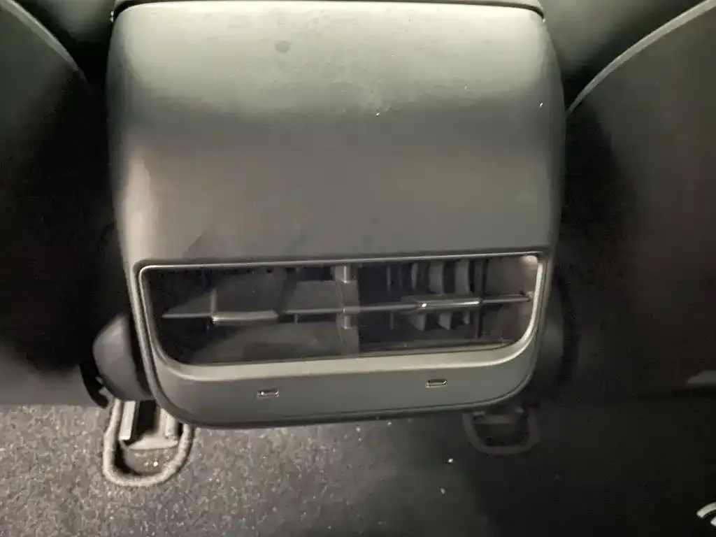 Tesla Model 3 — фото 3