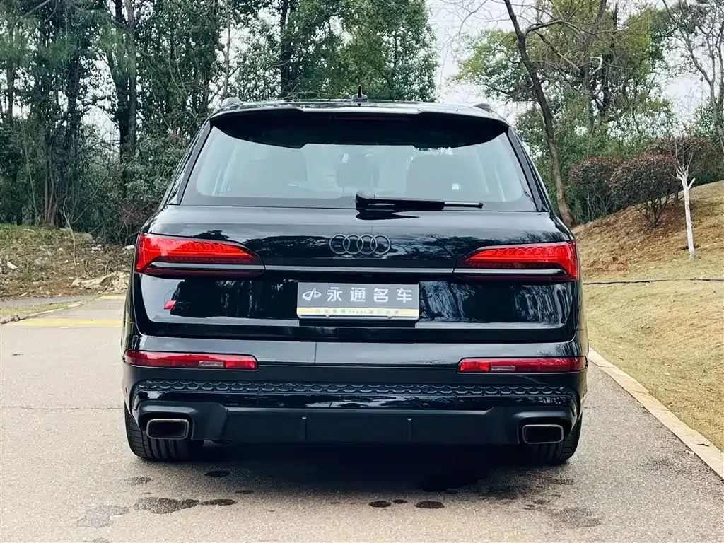Audi Q7 — фото 6