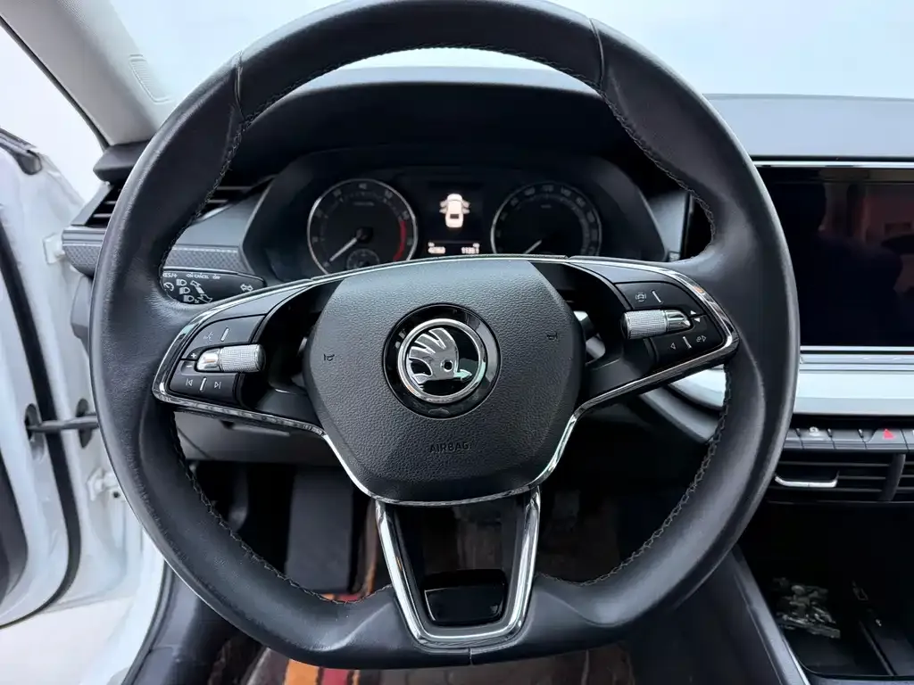 Skoda Octavia — фото 5