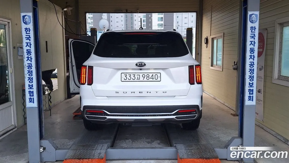 Kia Sorento — фото 6