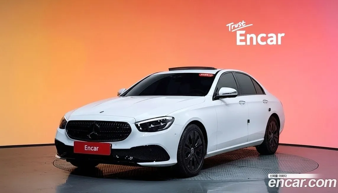 Mercedes-Benz E-Class — фото 1