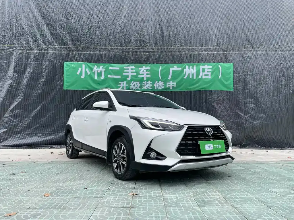 Toyota Yaris L — фото 10
