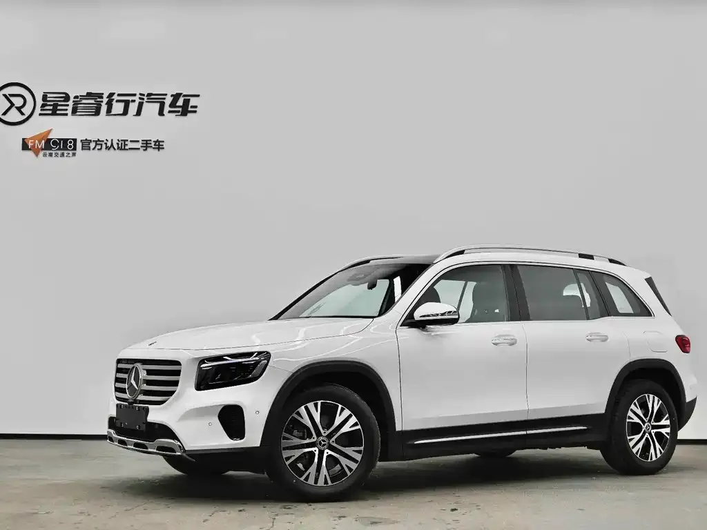 Mercedes-Benz GLB — фото 1