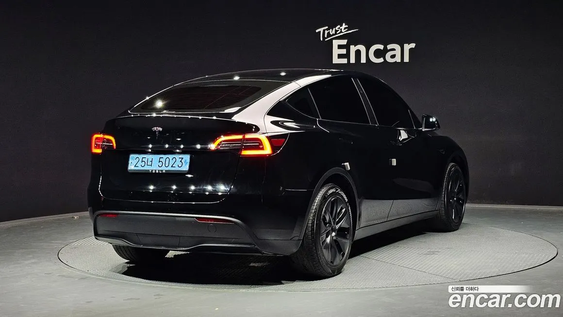 Tesla Model Y — фото 5