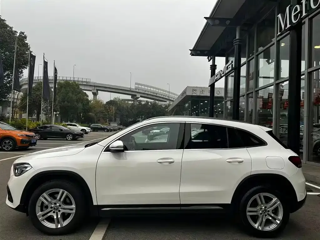Mercedes-Benz GLA — фото 6