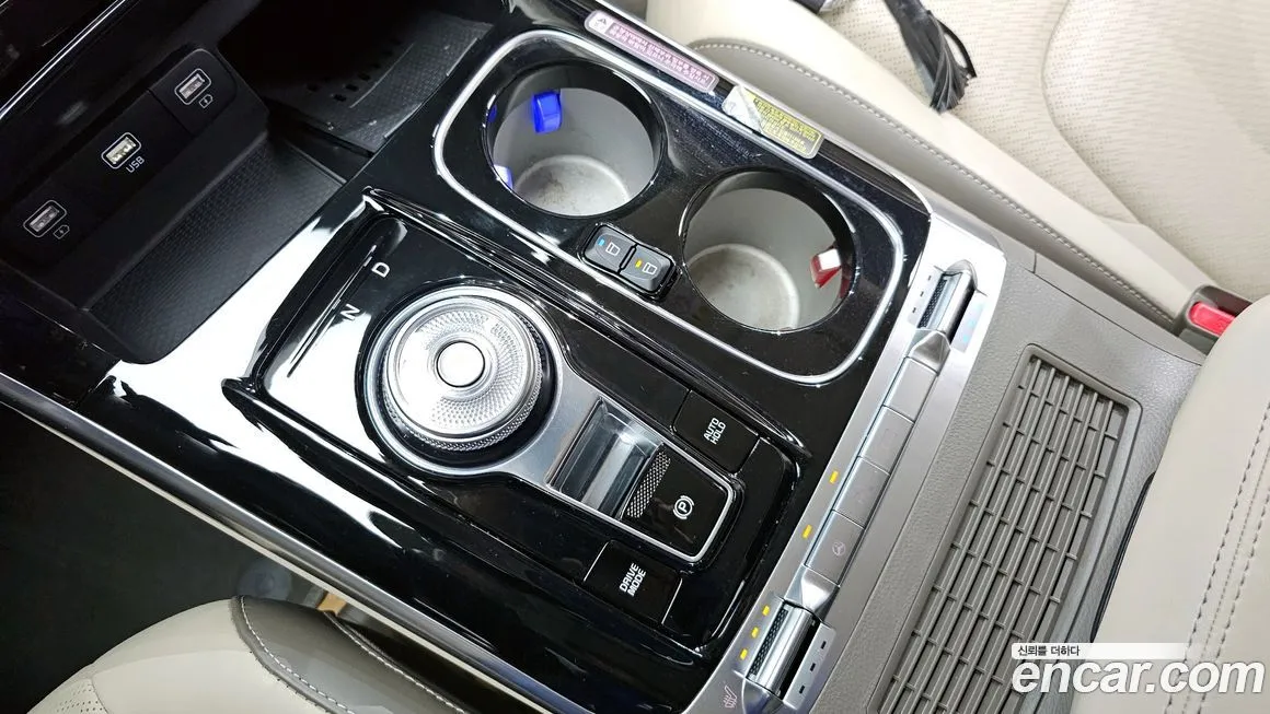 Kia Carnival — фото 10