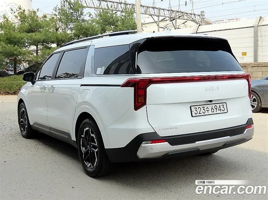 Kia Carnival — фото 10