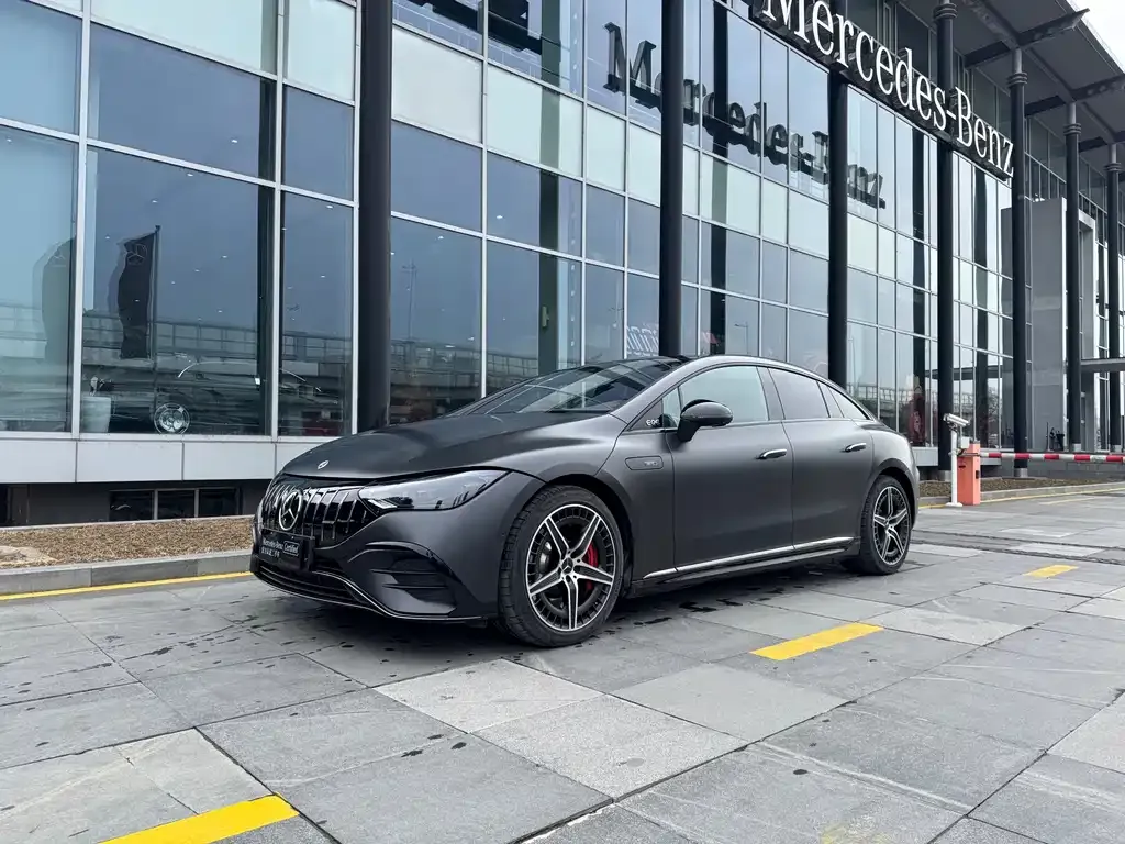 Mercedes-Benz EQE AMG — фото 1