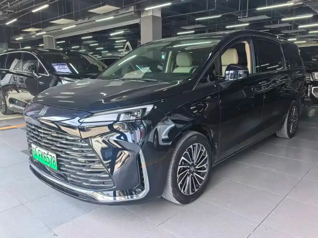 Buick GL8 Hybrid — фото 1
