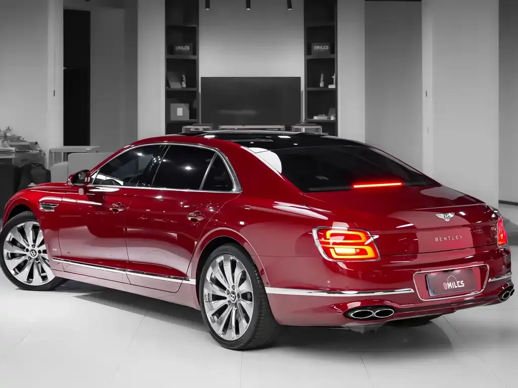 Bentley Flying Spur — фото 9