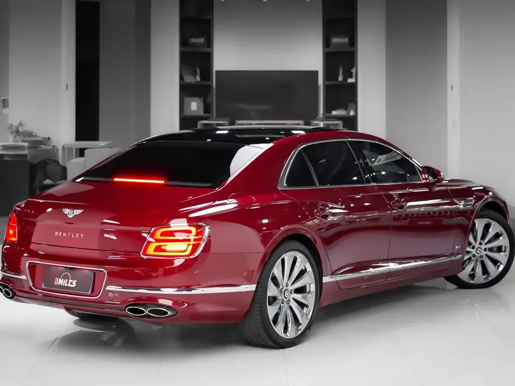 Bentley Flying Spur — фото 3