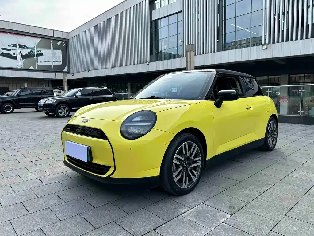 MINI Cooper EV — фото 1