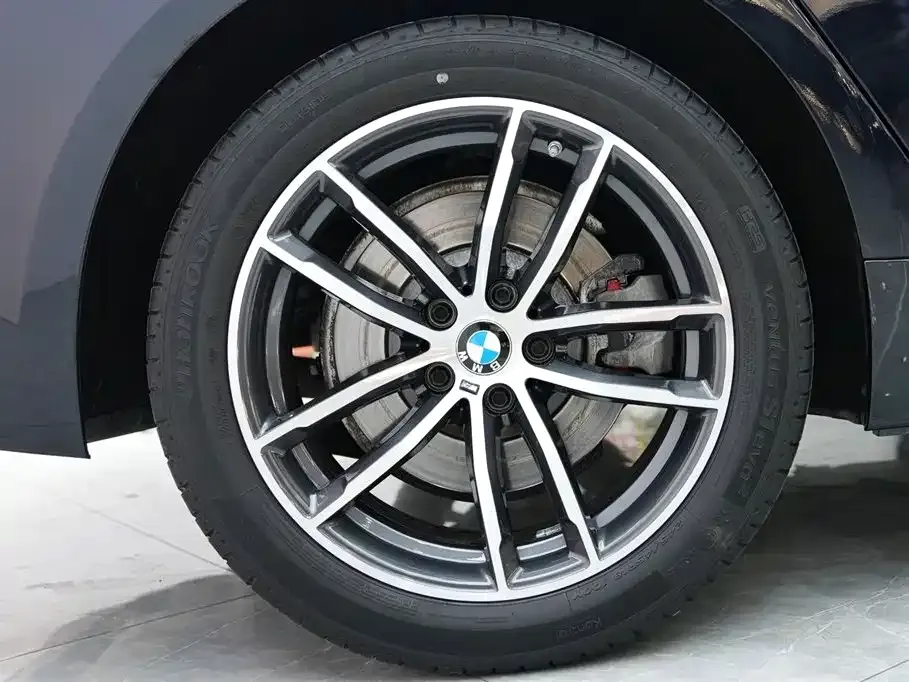 BMW 5 Series — фото 10
