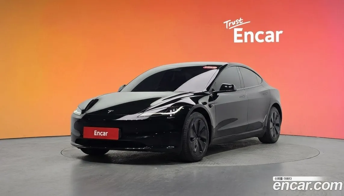 Tesla Model 3 — фото 1