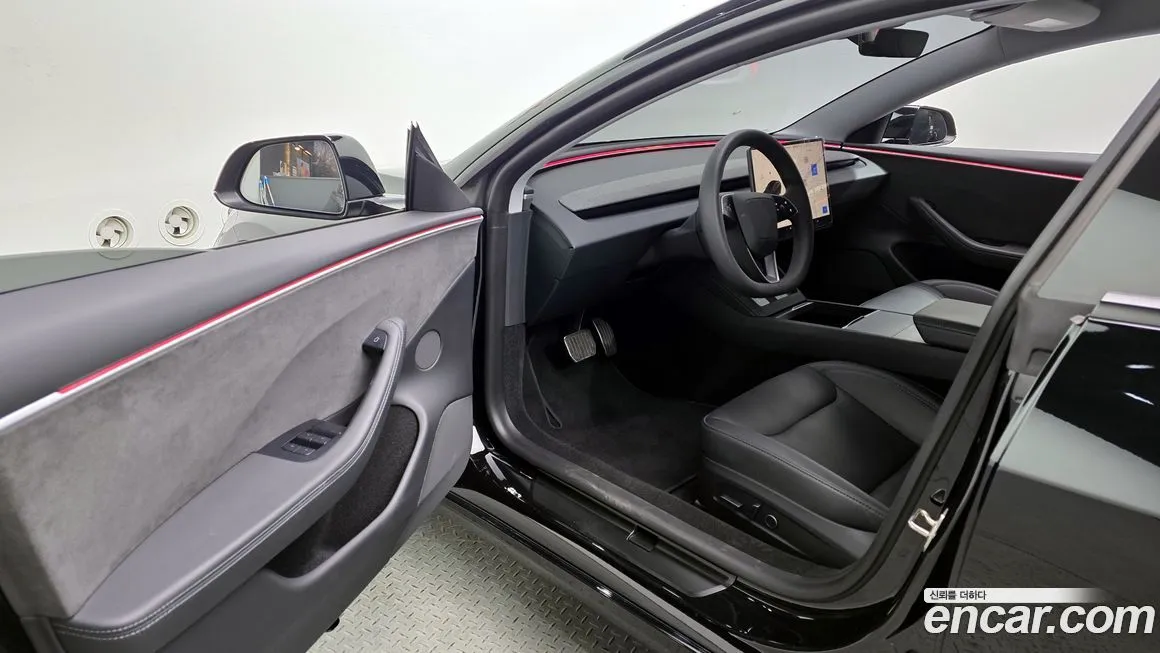 Tesla Model 3 — фото 4