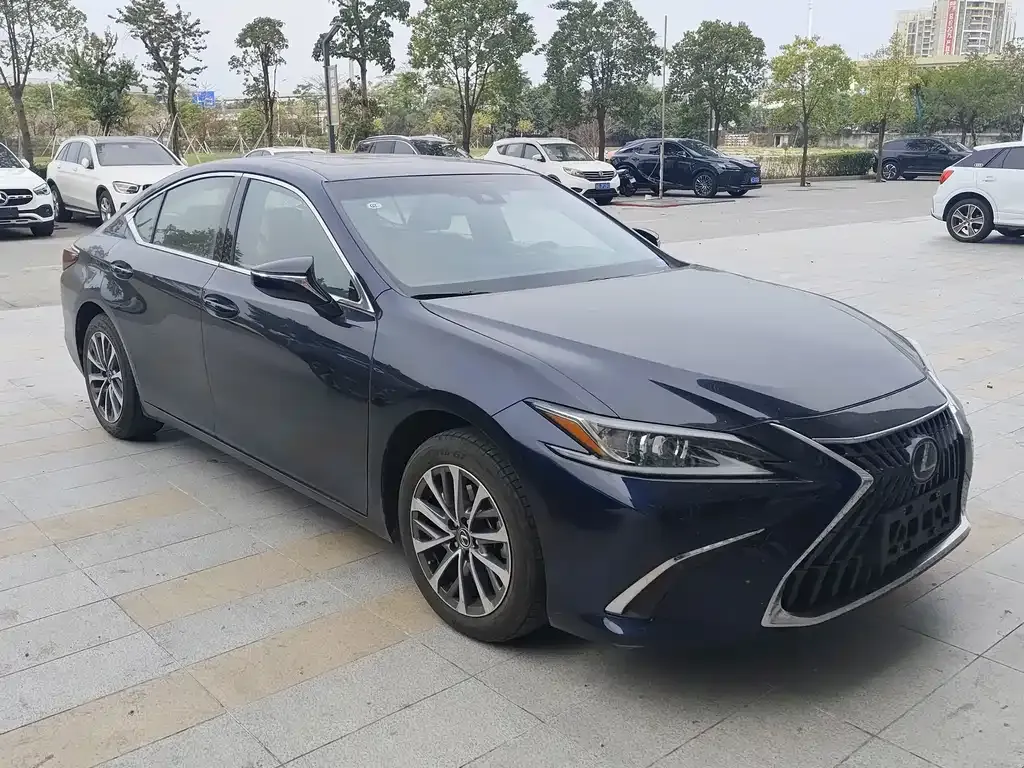 Lexus ES — фото 7
