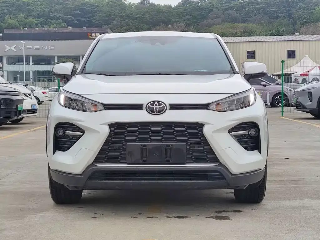 Toyota Wildlander — фото 9