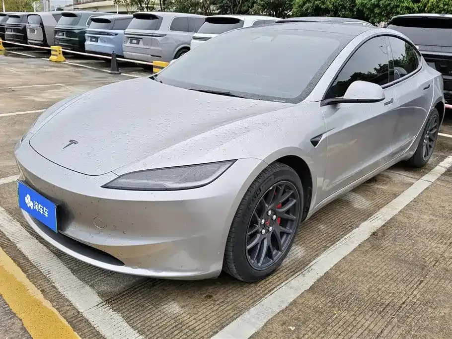 Tesla Model 3 — фото 1