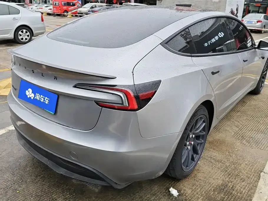 Tesla Model 3 — фото 2
