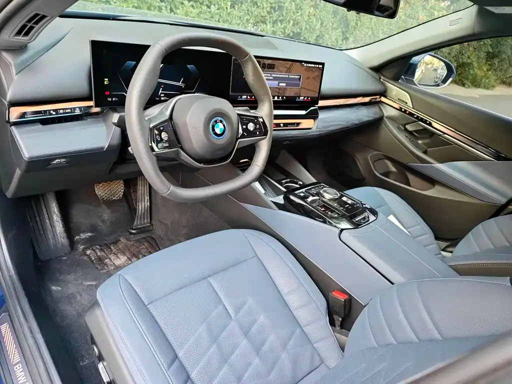 BMW i5 — фото 2