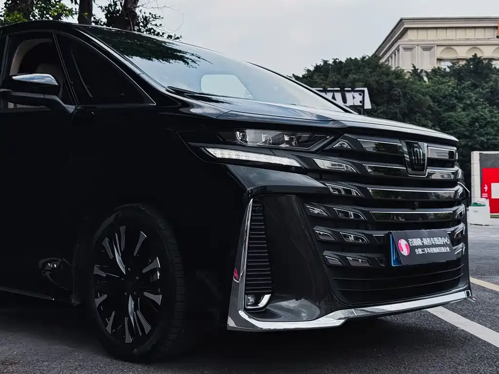 Toyota Vellfire — фото 4