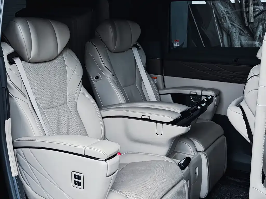 Toyota Vellfire — фото 6
