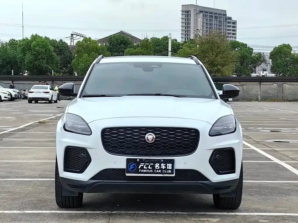 Jaguar E-PACE — фото 5