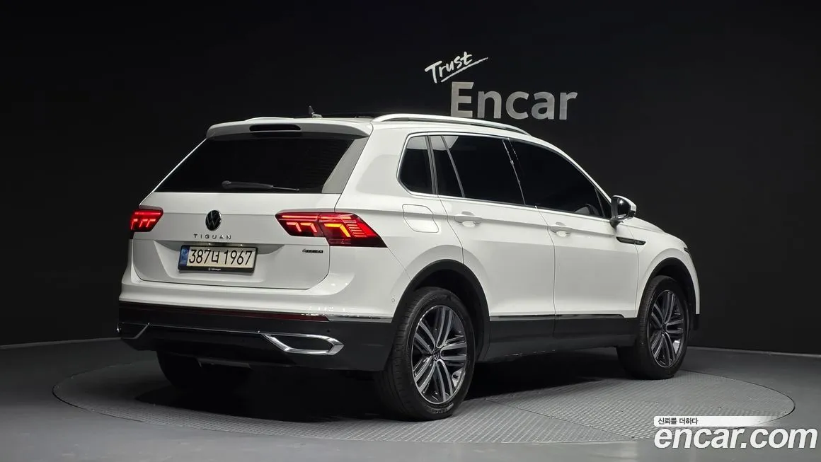 Volkswagen Tiguan — фото 6
