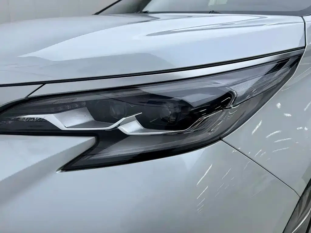 Toyota Sienna — фото 2
