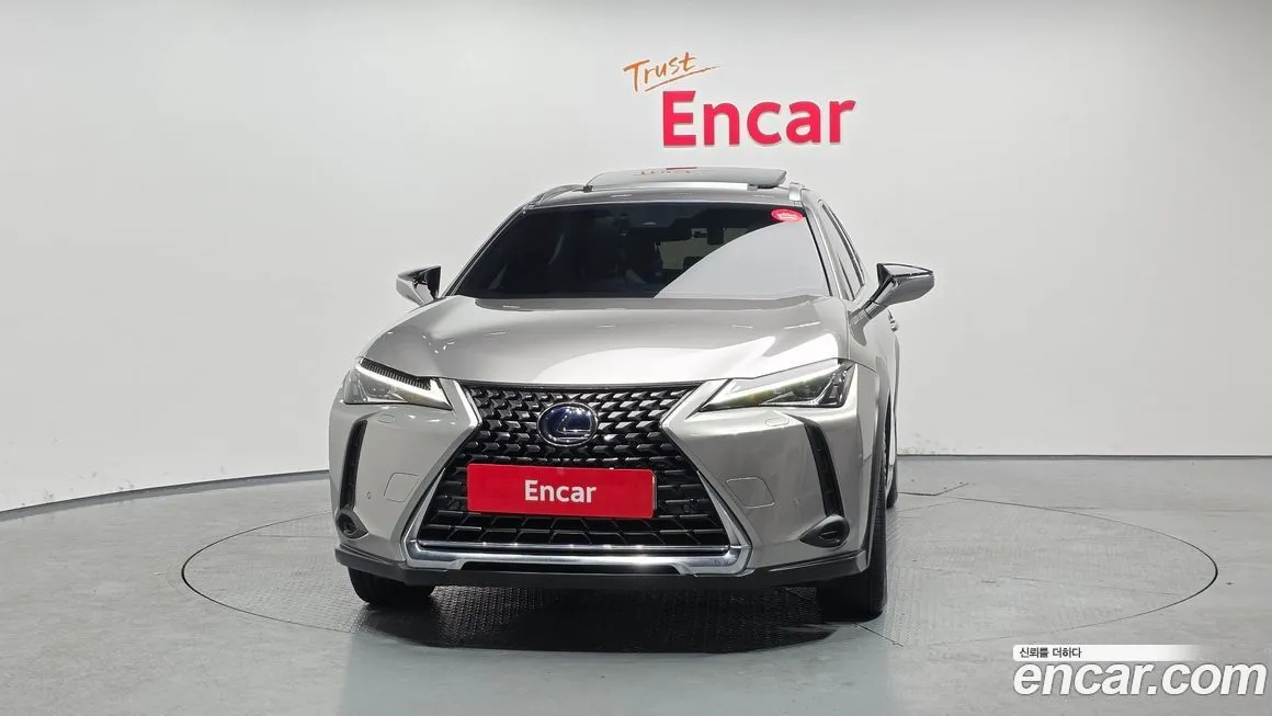 Lexus UX — фото 5