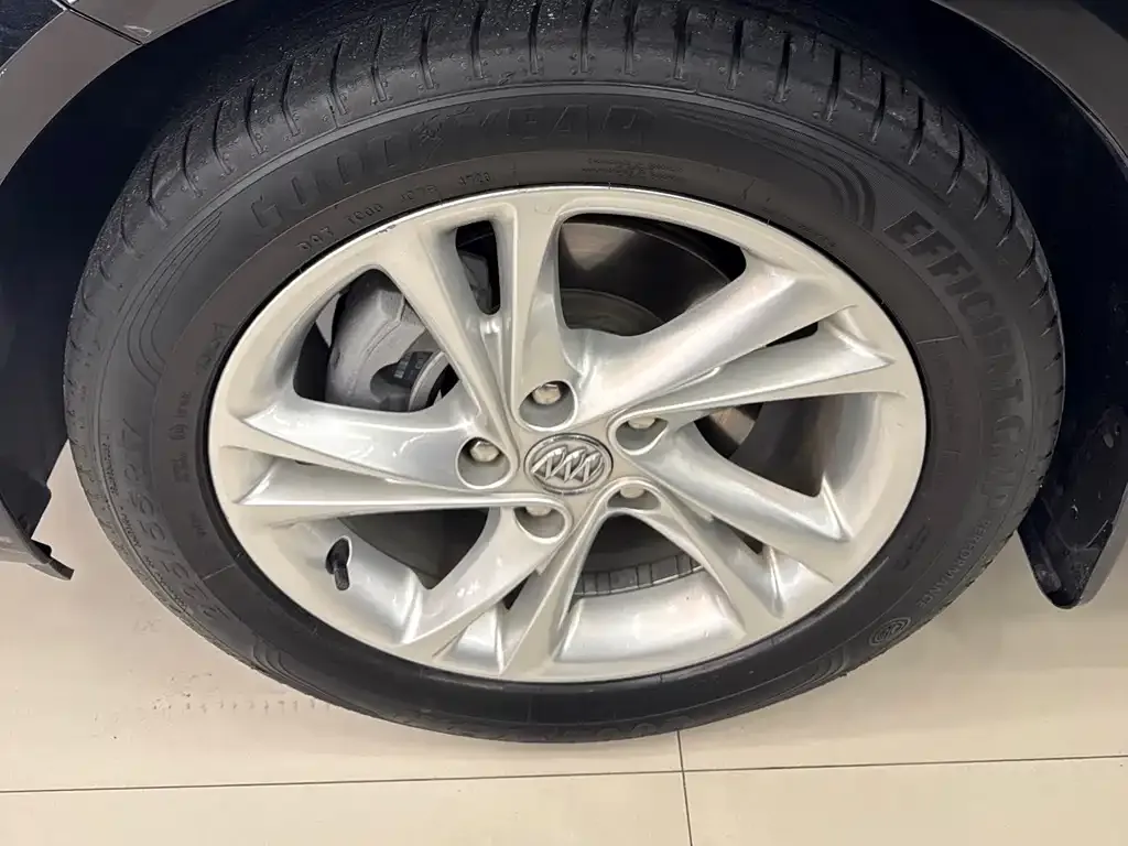 Buick Regal — фото 10