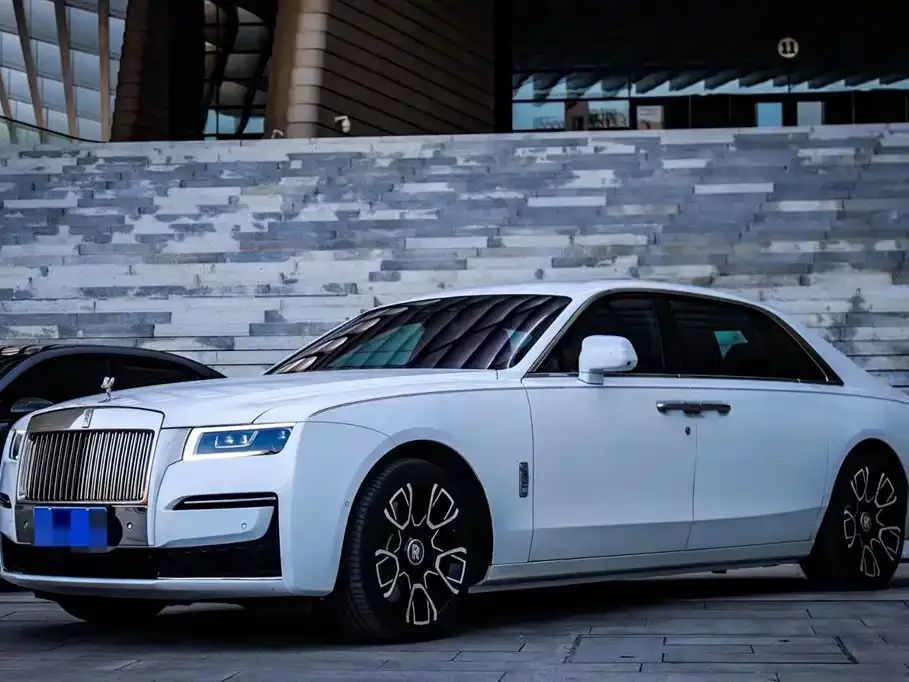 Rolls-Royce Ghost — фото 1