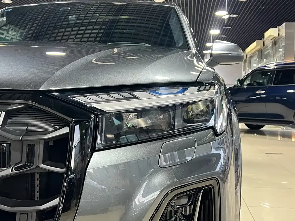 Audi SQ7 — фото 5