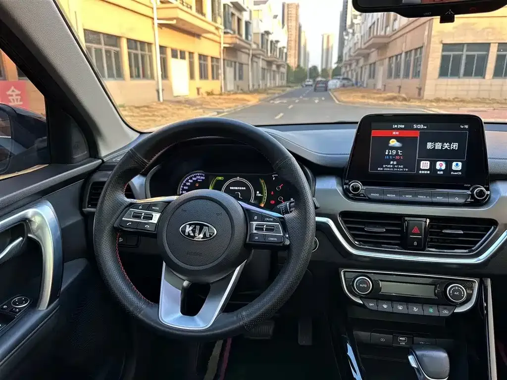 Kia Sportage — фото 6