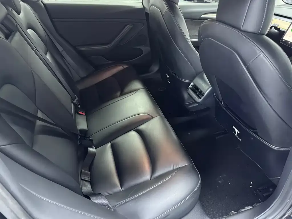 Tesla Model 3 — фото 2