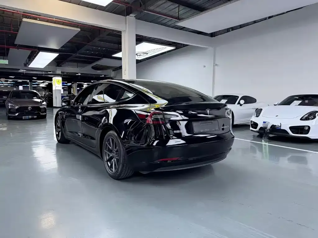 Tesla Model 3 — фото 8