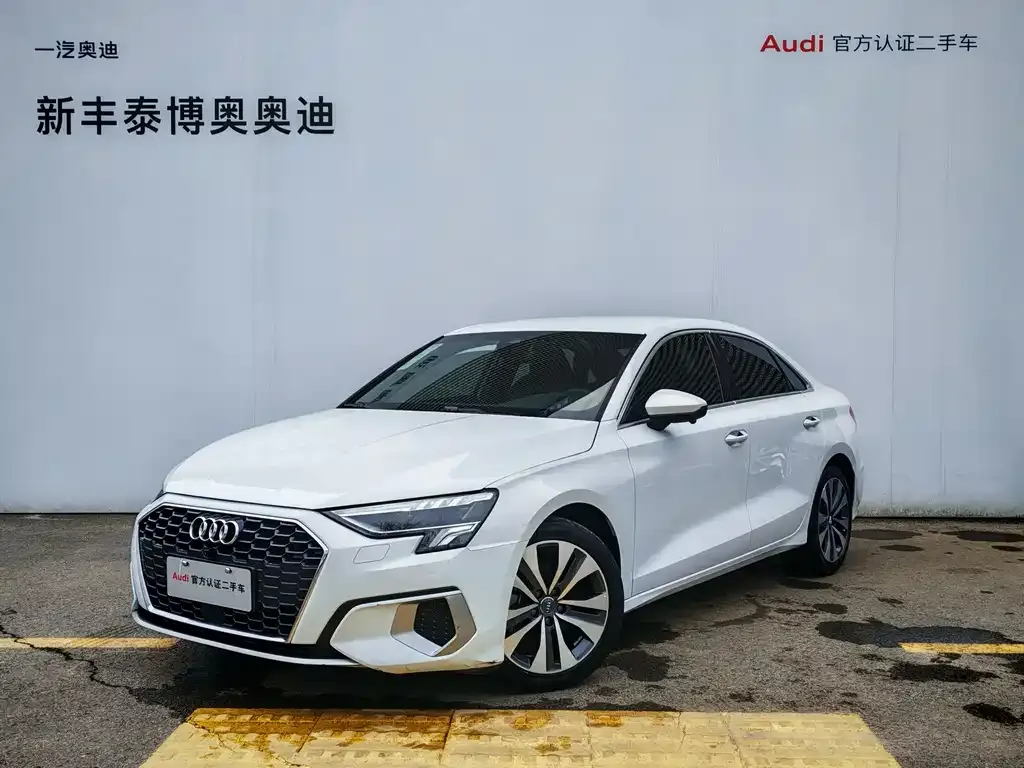 Audi A3 — фото 1
