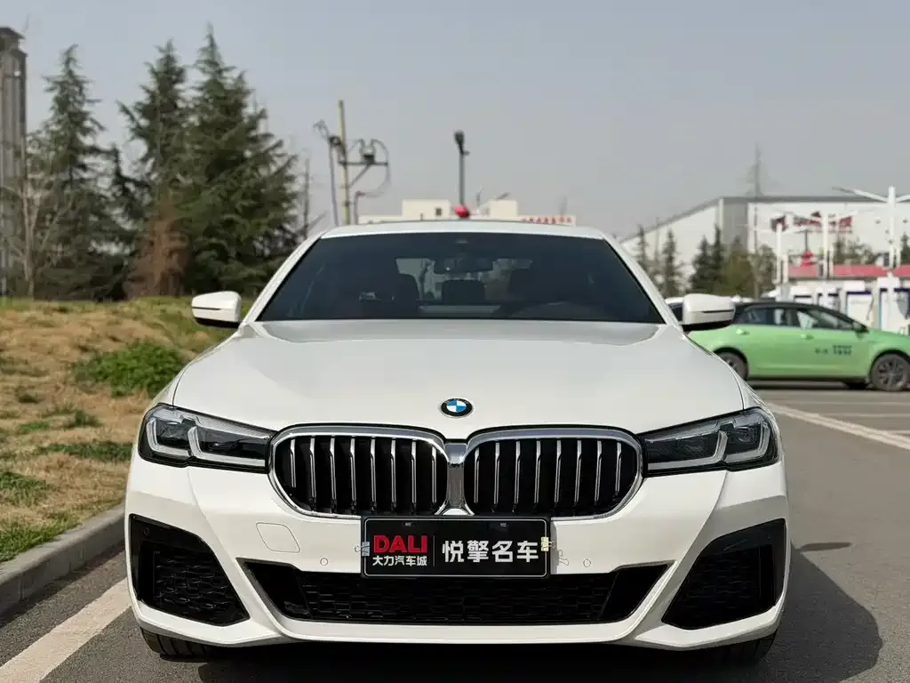 BMW 5 Series — фото 2