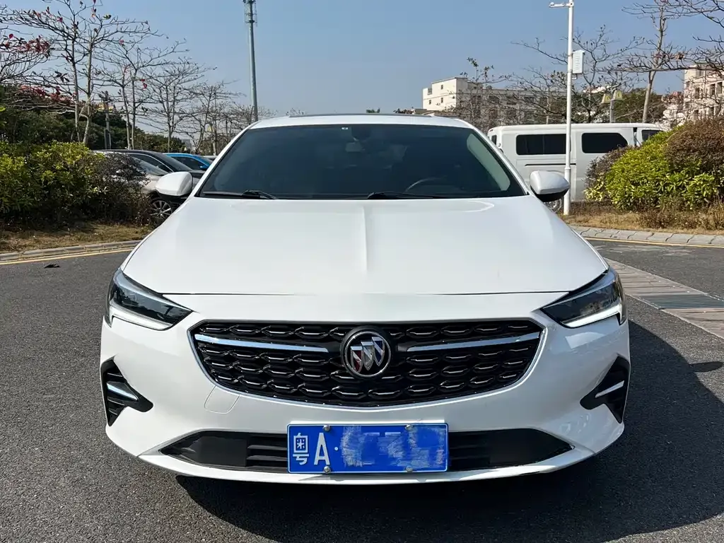 Buick Regal — фото 1