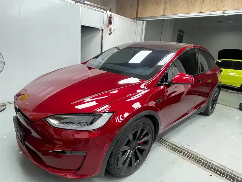 Tesla Model X — фото 1