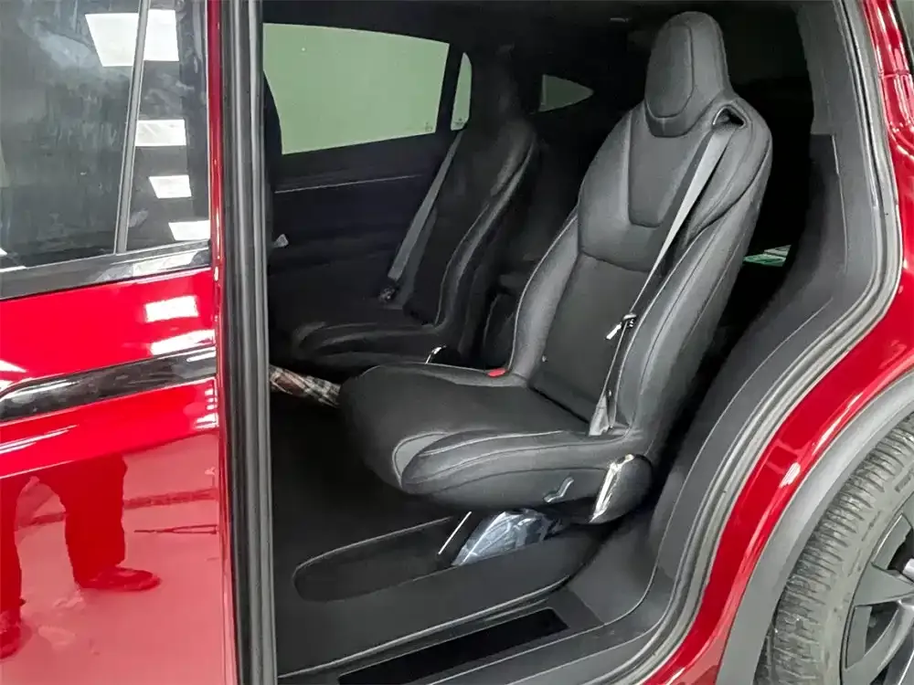 Tesla Model X — фото 3